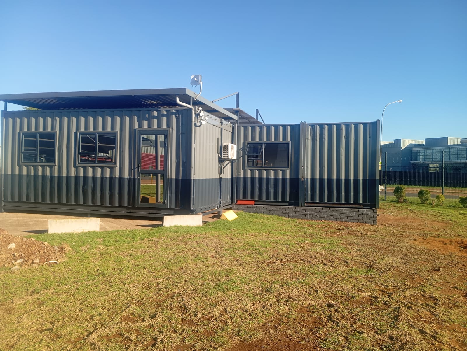 Container retail space